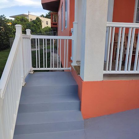 Belle Cove Apartment Грос Айлет Екстериор снимка